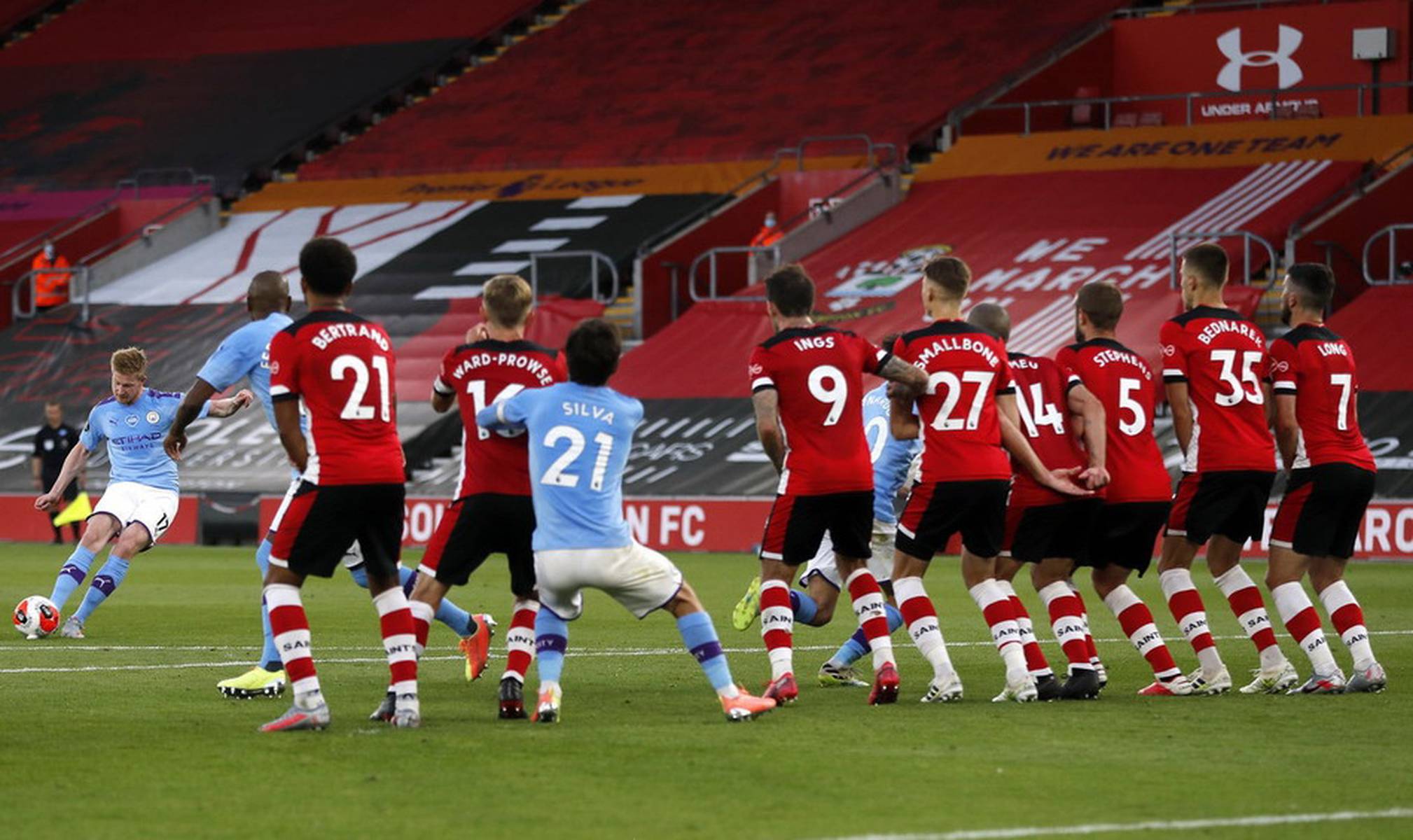 记者：马马尔达什维利已在瓦伦西亚通过利物浦的体检